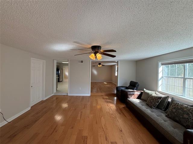 Building Photo - 22 Bluebird St