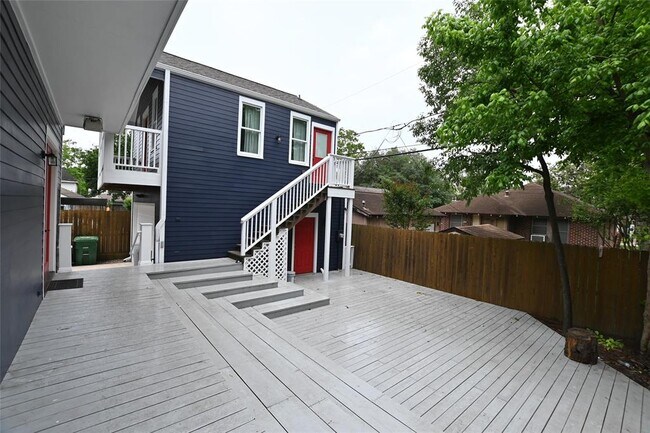 Building Photo - 715 Ralfallen St