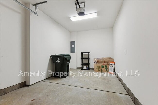 Building Photo - 103 Carrington Ln