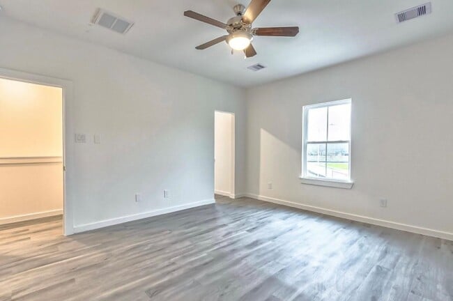 Building Photo - 4807 Dig Dug Ln