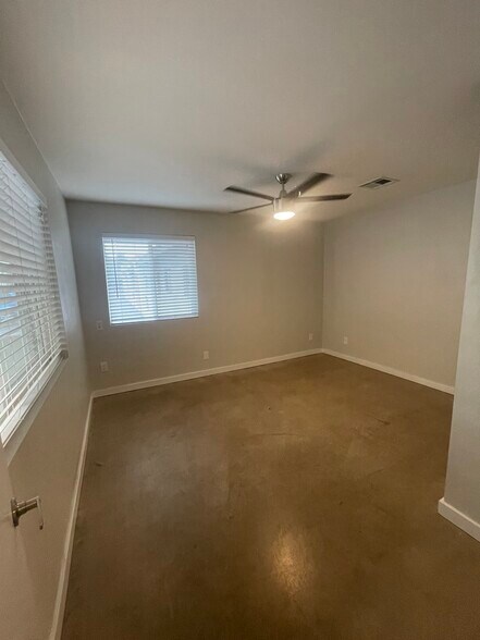 Building Photo - 4135 N 27th St