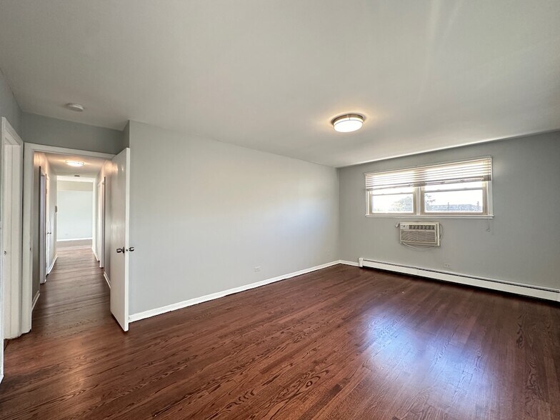 Building Photo - 8644 Skokie Blvd