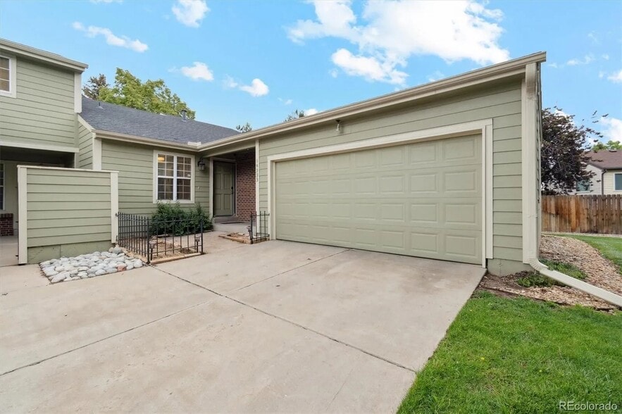 Building Photo - 14333 E Warren Pl
