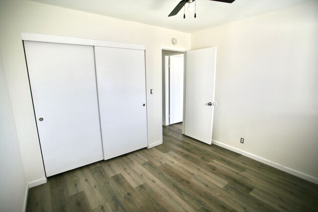 Building Photo - 1392 Helix St