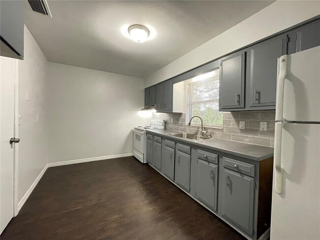 Building Photo - 4622 Dimbath Dr