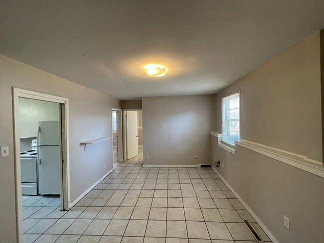 Building Photo - 2 bedroom unit across street from KSU Camp...