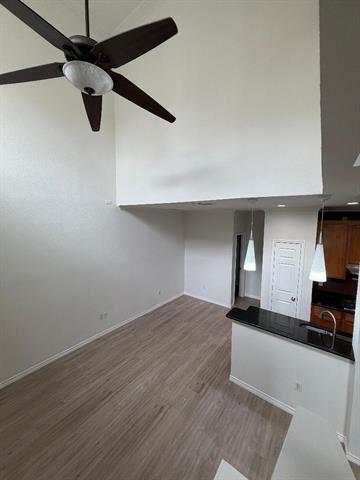 Building Photo - 2014 Azure Pointe