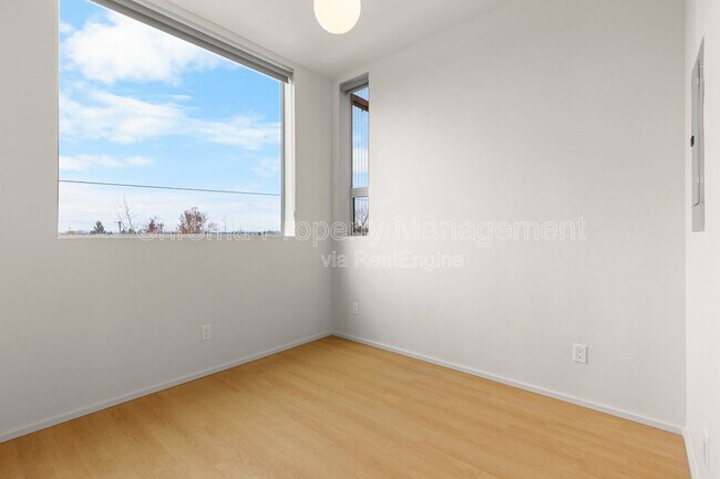 Building Photo - 7480 N Delaware Ave