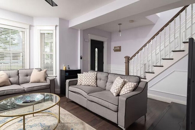 Building Photo - 7 Summit Ave