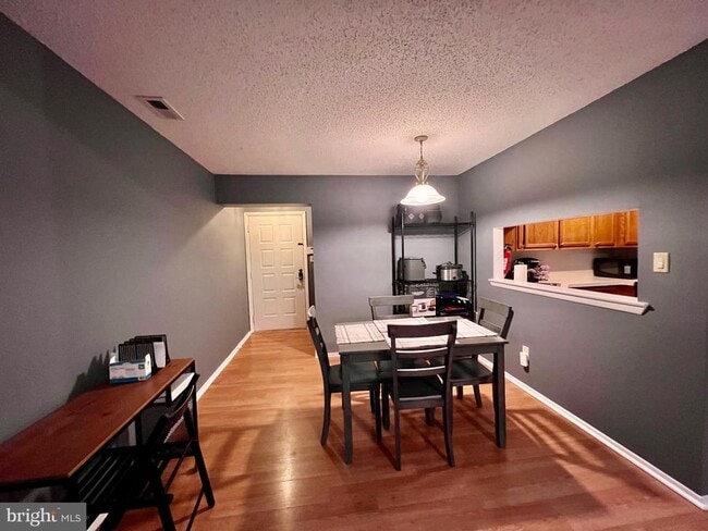 Building Photo - 4204B Aberdeen Dr