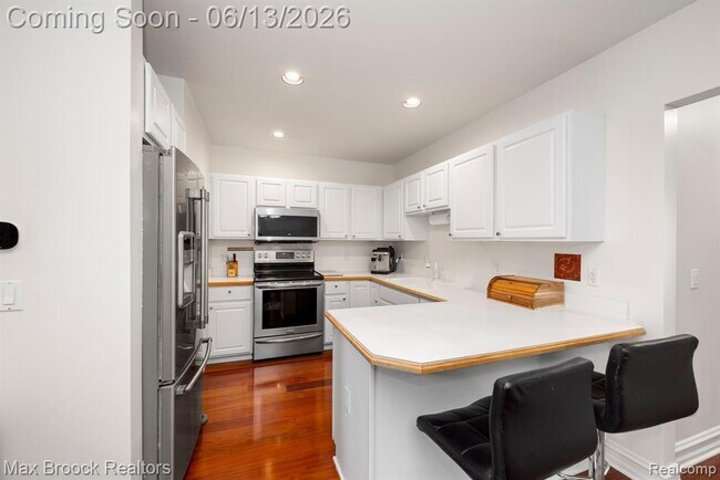 Building Photo - 160 Tiffany Ln Pvt