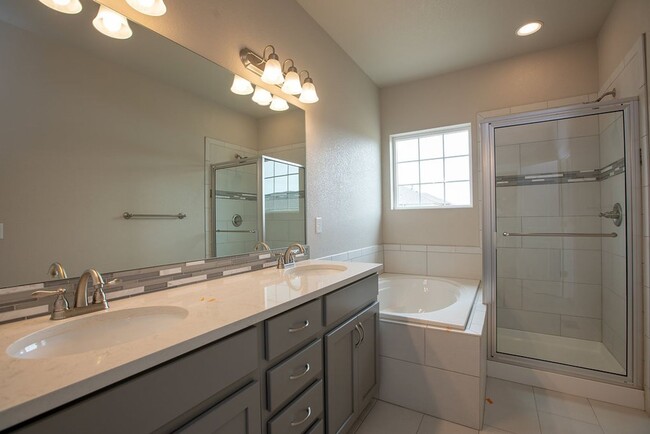Building Photo - 4902 Brookfield Dr