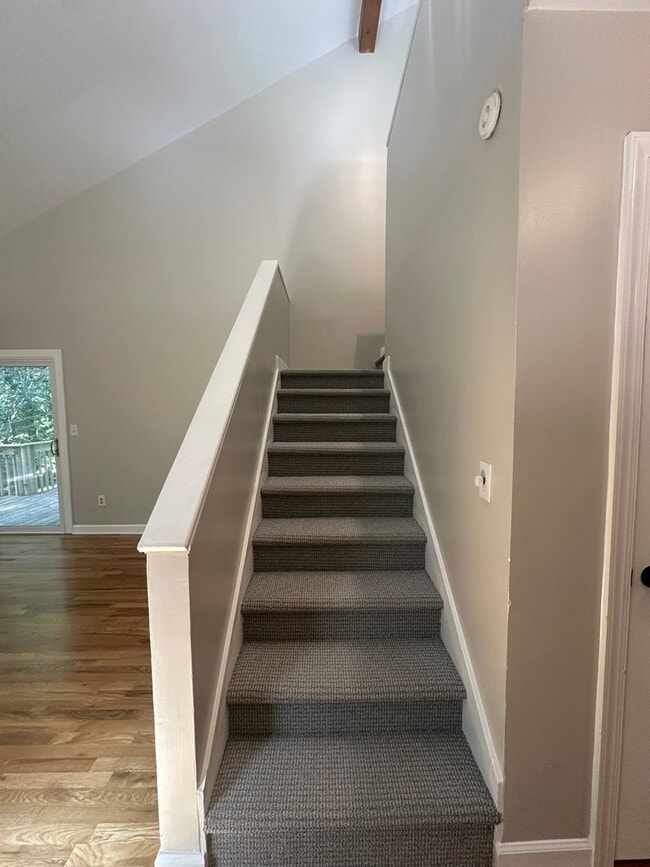 Building Photo - 160 Lystra Hills Ln