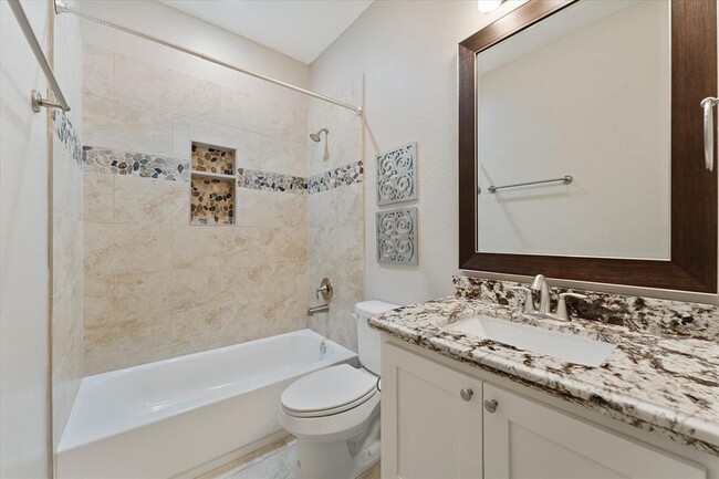 Building Photo - 13431 Hilton Head Dr