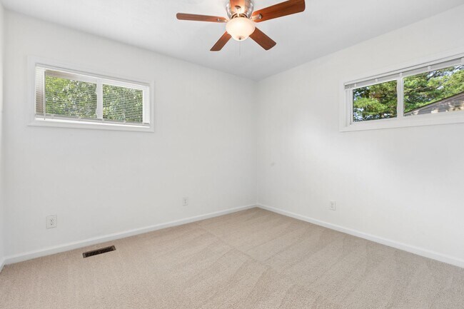 Building Photo - Beautiful Split Level Home in Norfolk!!