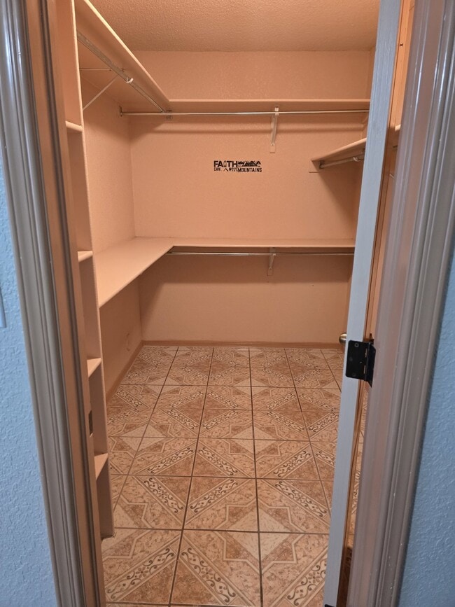 Building Photo - 3213 Tierra Ave Pl