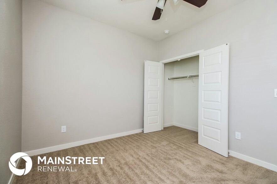 Building Photo - 1119 S Stapley Dr