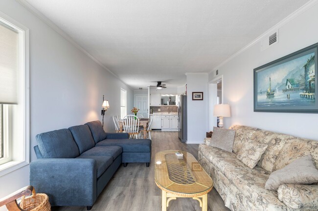 Building Photo - Winter rental! Renovated Condo in North My...