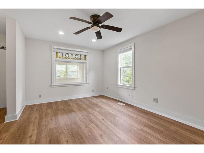 Building Photo - 2610 Dupont Ave S