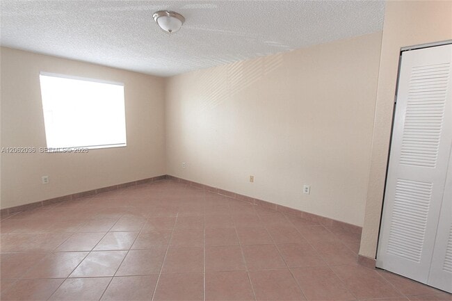 Building Photo - 2890 N Oakland Forest Dr