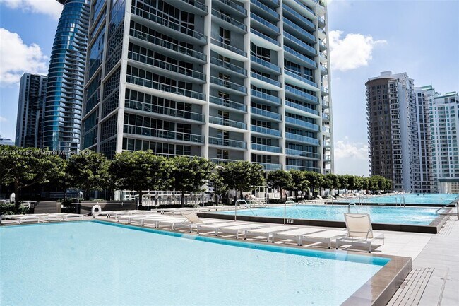 Building Photo - 475 Brickell Ave