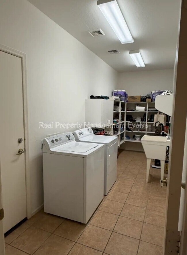 Building Photo - 3038 W Trapanotto Rd