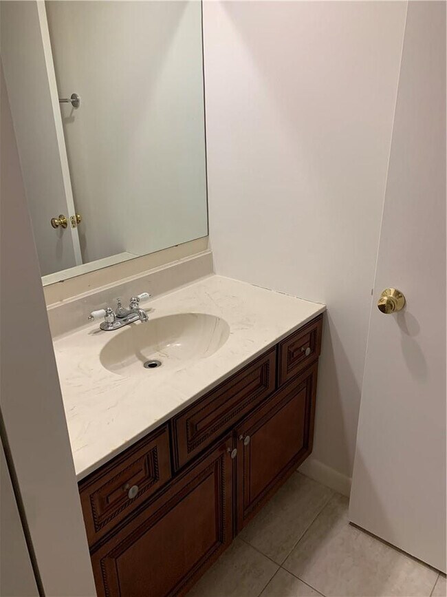 Building Photo - 2942 SW 22nd Cir