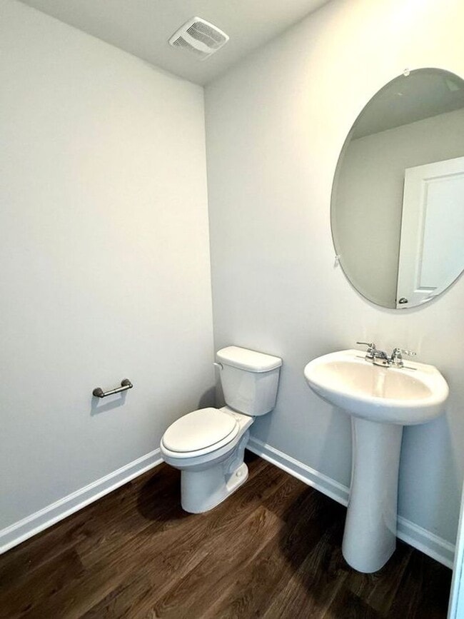 Building Photo - 303 Windmill Dr