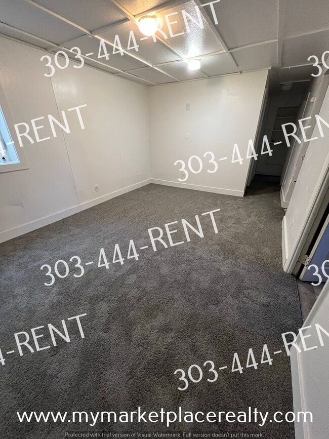 Building Photo - 4 Bedroom 2 Bathroom Single Family Home in Montbello!