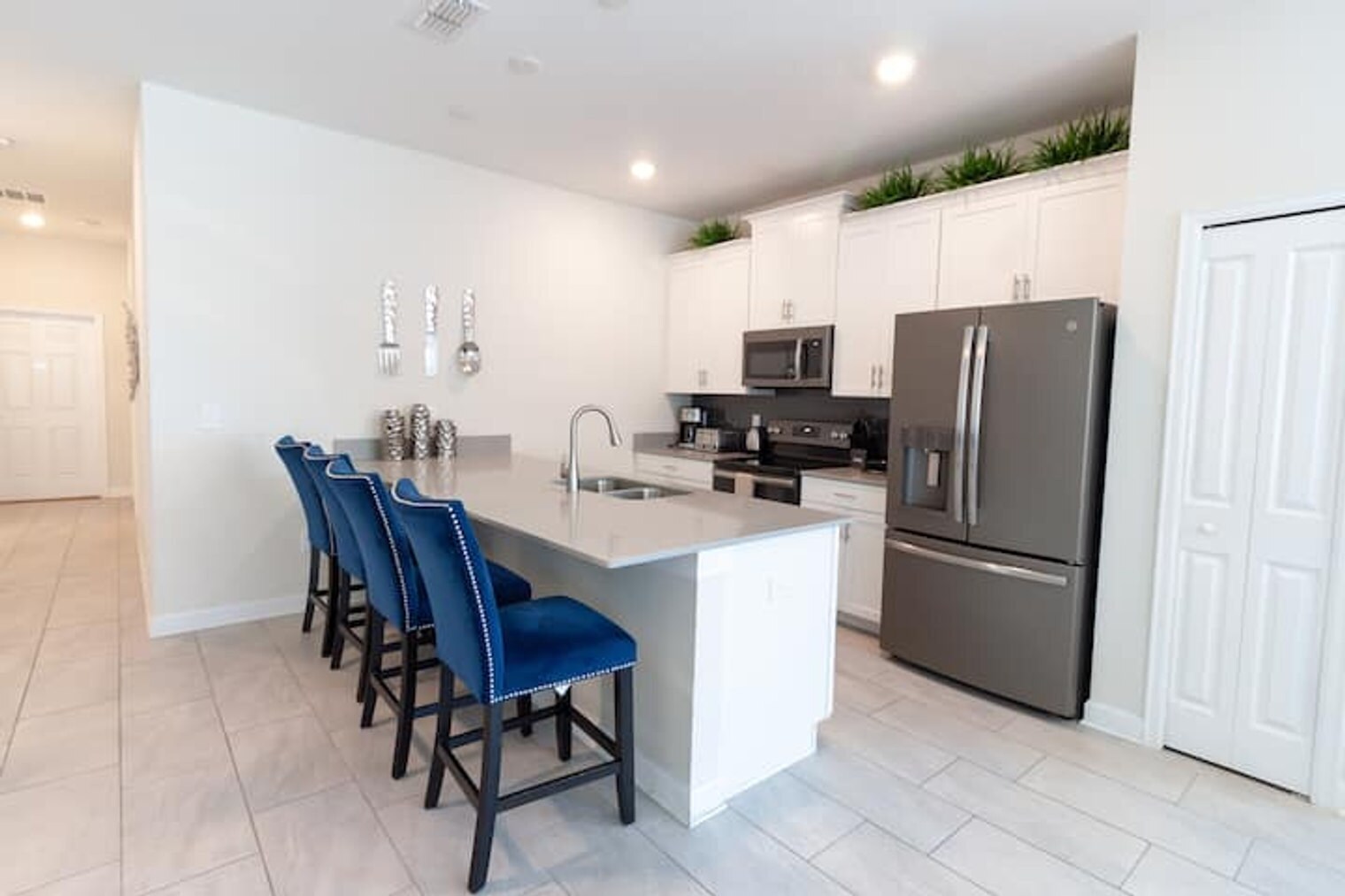 Building Photo - 4800 Love Storey Ln