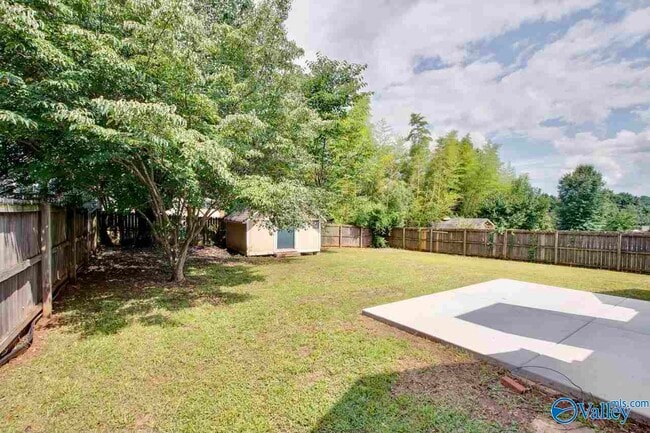 Building Photo - 118 River Oaks Dr