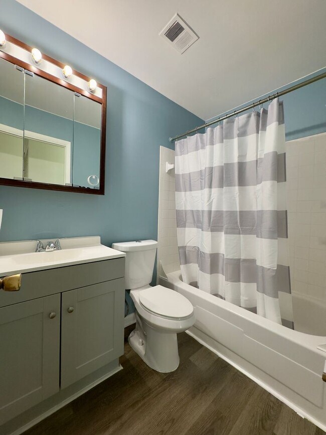 Building Photo - Charming 3 Bedroom/1 Bathroom Home in Rosedale, MD!