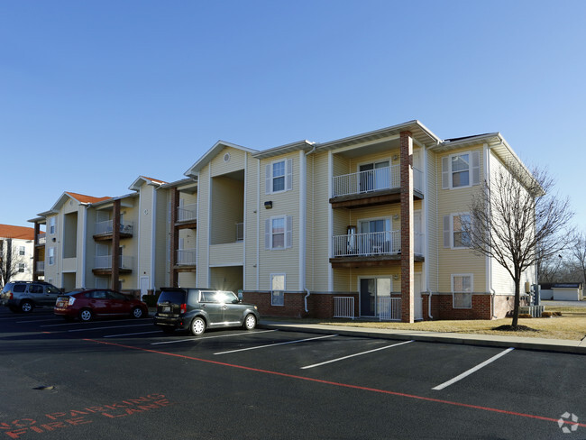 Building Photo - The Carlyle Apartment Homes