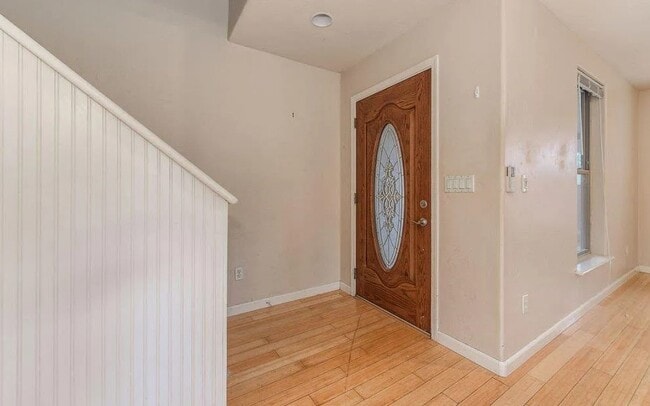 Building Photo - 4790 Fall St