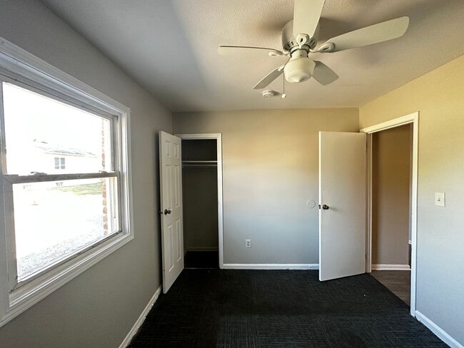 Building Photo - 304 S Highland Ave