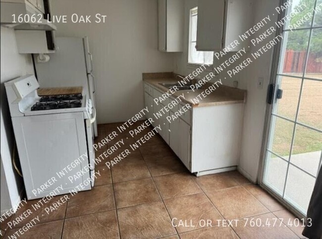 Building Photo - 16062 Live Oak St