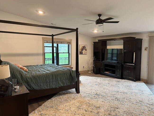 Building Photo - Home on Beautiful Farm and Vineyard Minutes From Town Of Blacksburg