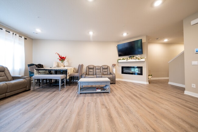 Building Photo - 13864 Kaylemore Trl