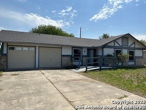 Building Photo - 5622 Frst Lk St