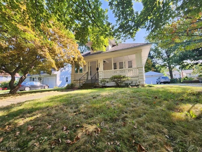 Primary Photo - 3842 Parkdale Rd