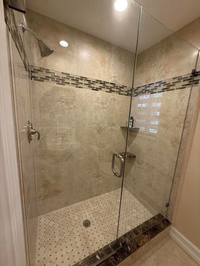 Building Photo - 85 Pelican Pointe Dr