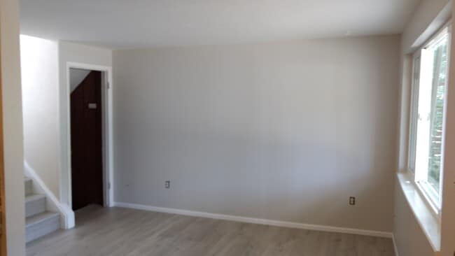 Building Photo - AMAZING 3 Bed 2 Bath Townhome in Lafayette- Available August 10th