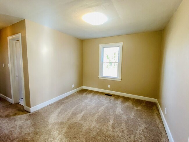 Building Photo - 3110 Chalfin Ave