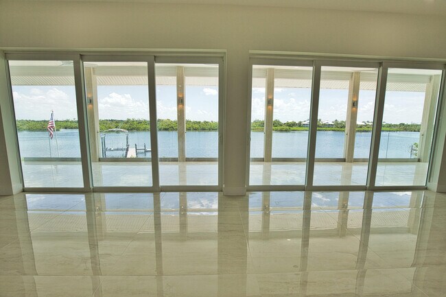 Building Photo - 13064 Via Flavia