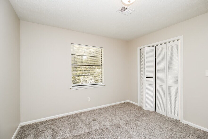 Building Photo - 9050 Spillers Dr SW