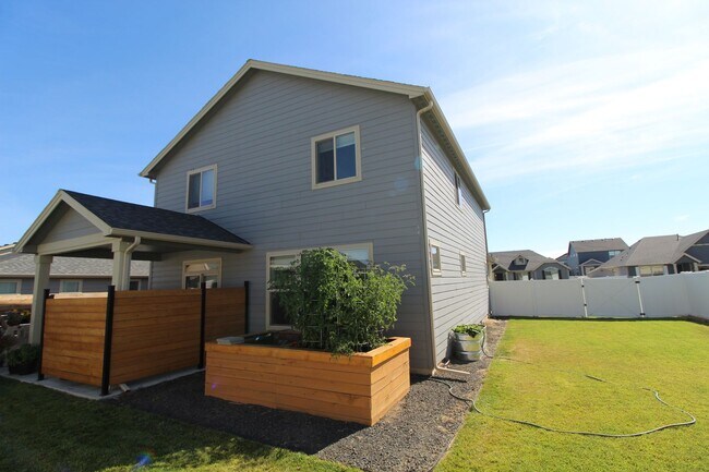 Building Photo - 7020 Dorchuck Rd