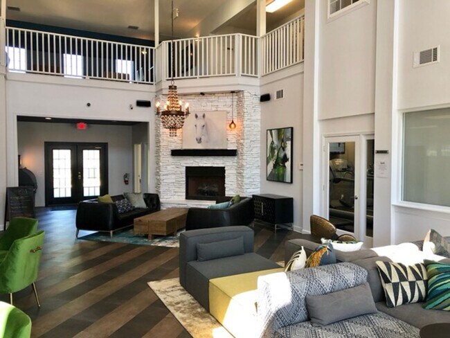 Building Photo - 102-L University Village