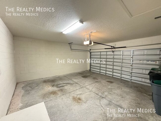 Building Photo - 1375 Painted Bunting Ave