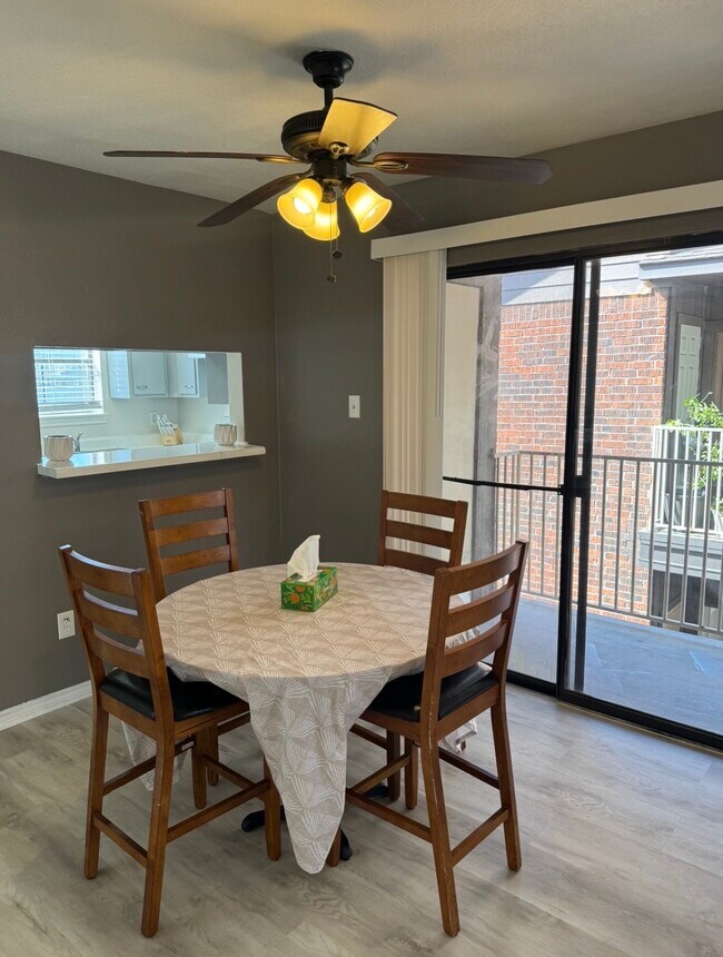 Building Photo - 3130 Walnut Bend Ln