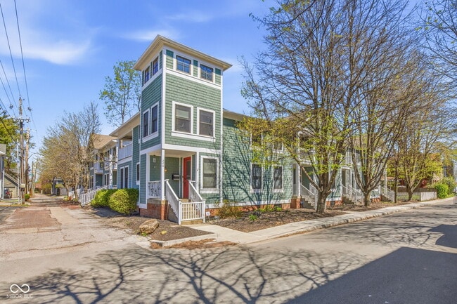 Building Photo - 228 E St Joseph St